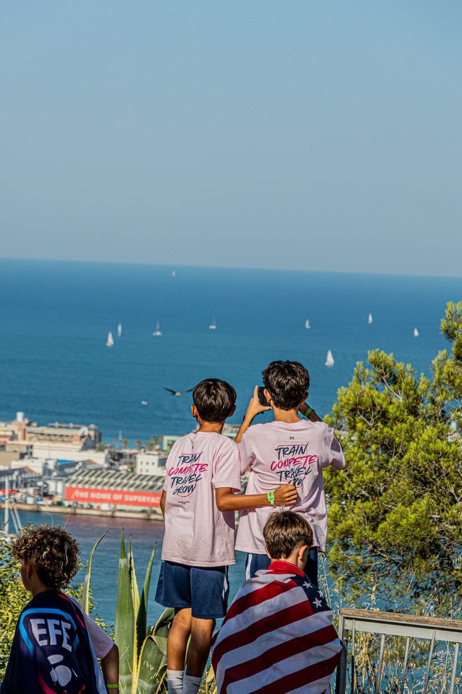 EFE players in front of Sagrada Família